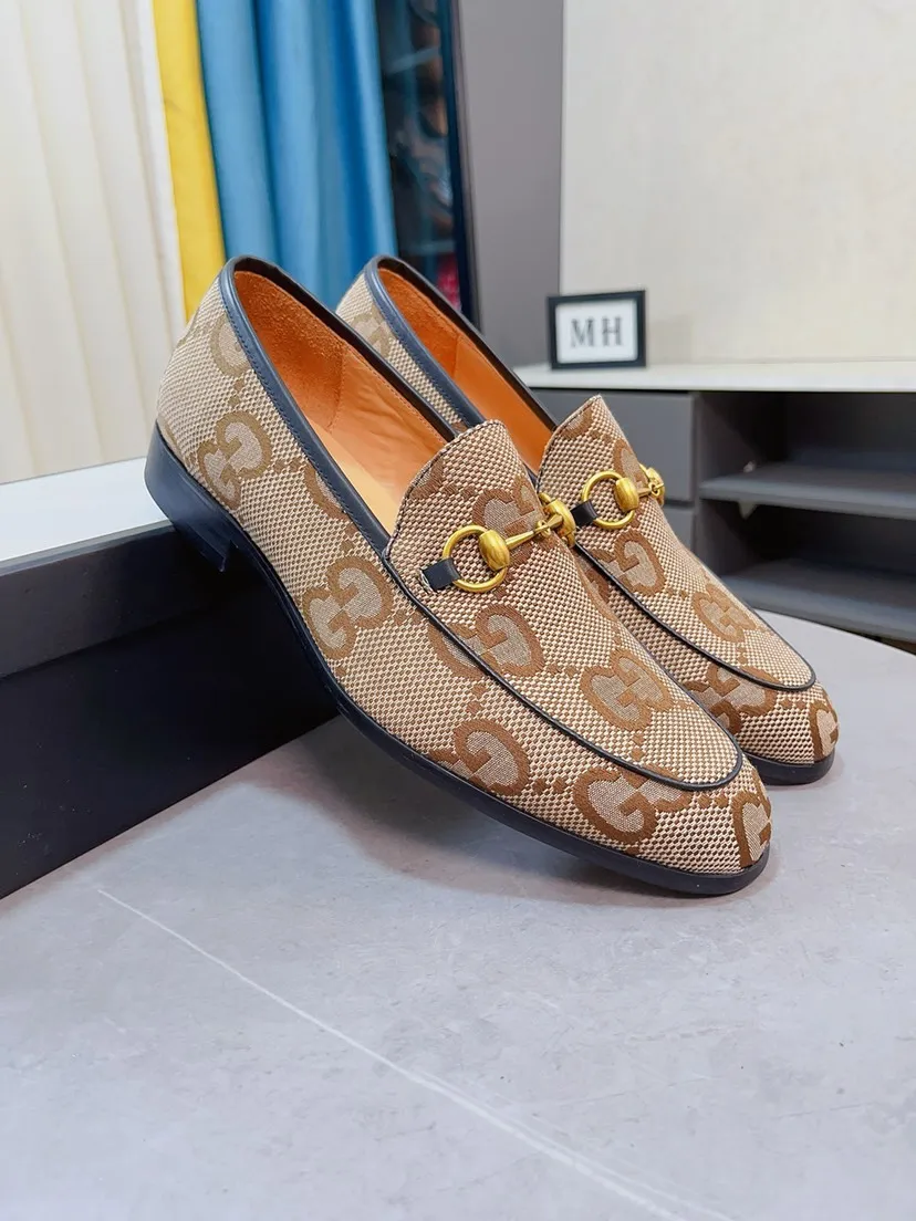 Men's shoes💰520🌸🌸【GUCCi】Original calfskin, water-dyed cowhide lining, original outsole, men's and women's fashion, formal casual leather shoes, slip-on men's and women's shoes series, young fashion, European and American trends, British style, random matching, comfortable feet, standard code: men's size 38-44 (45 can be customized)\nGrade: same style as the official website, original quality